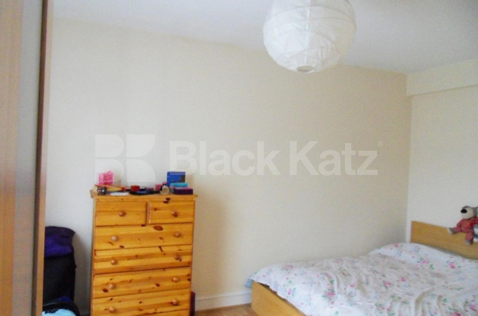 			1 Bedroom, 1 bath, 1 reception Flat			 High Street Hornsey, HORNSEY