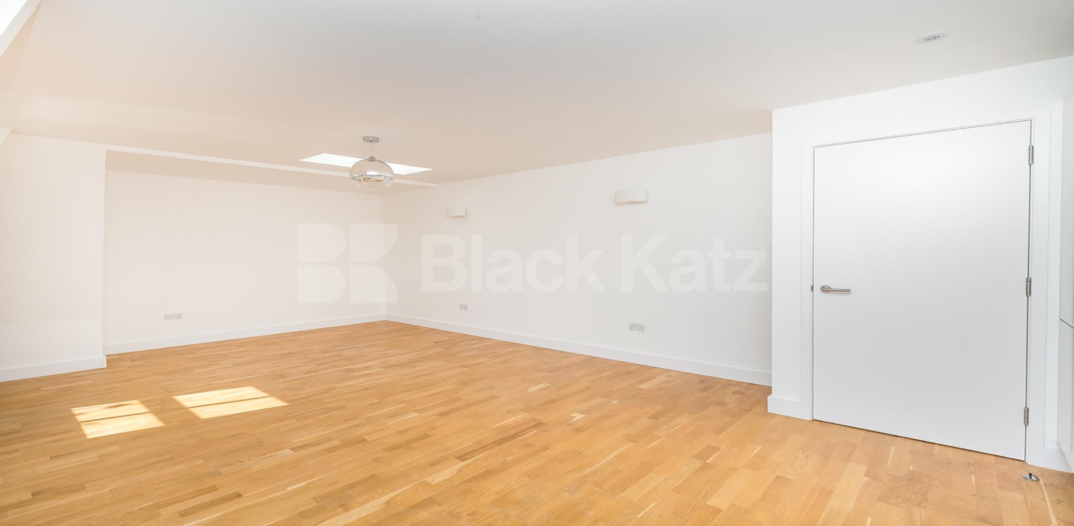 Peacefully splendid 1 Bedroom, Un Furnished Flat in York Way N7 N7