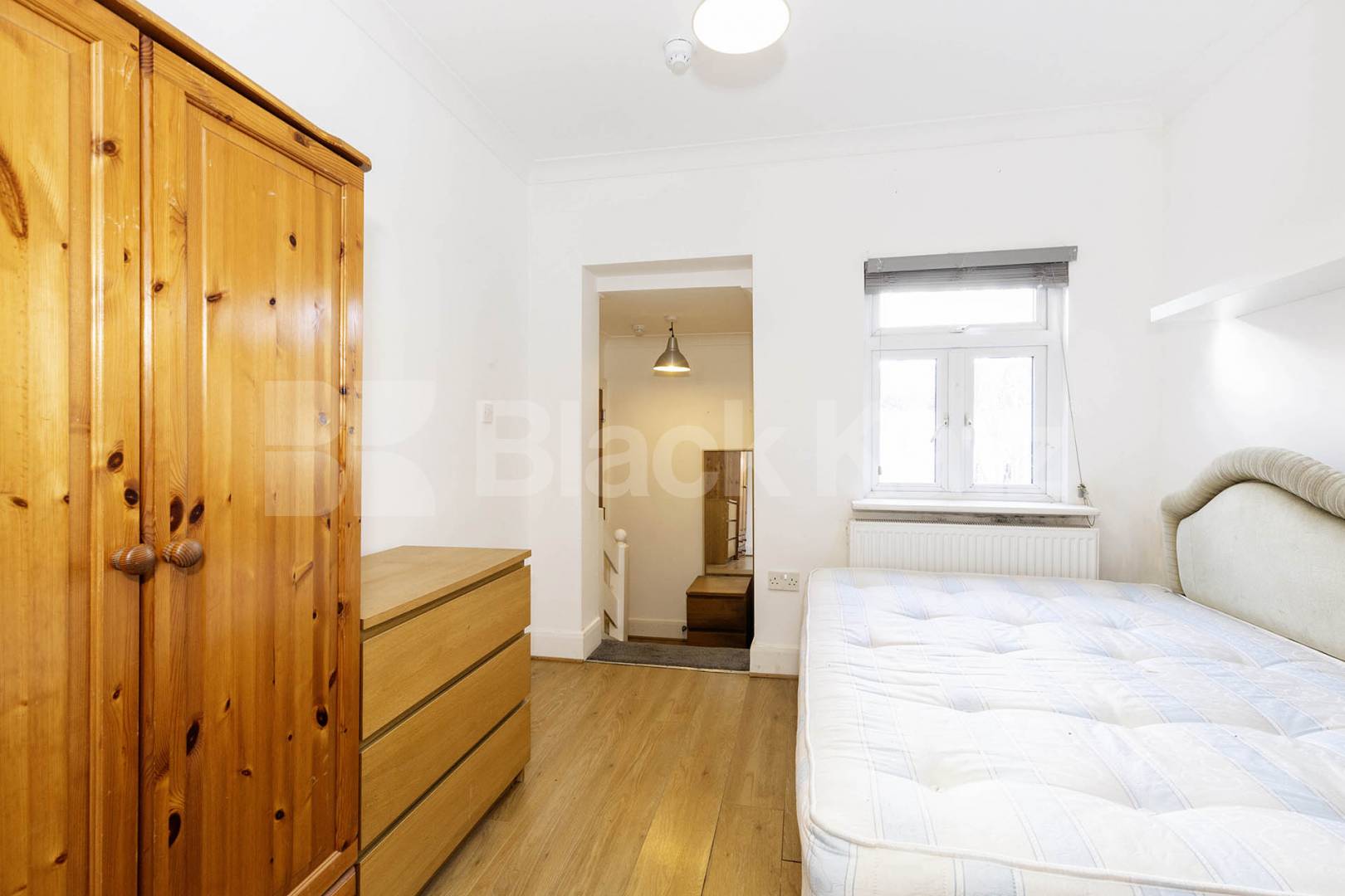 			1 Bedroom, 1 bath, 1 reception 			 High Road, London, NW10,  London