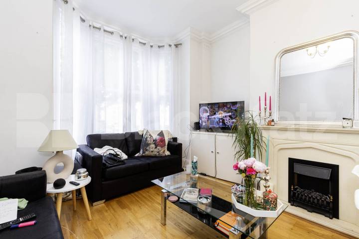 			2 Bedroom,  bath, 1 reception 			 Fordwych Road,  London  NW2