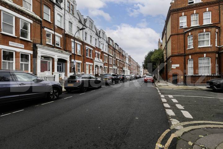 			2 Bedroom, 1 bath, 1 reception 			 Gledstanes Road,  London  W14