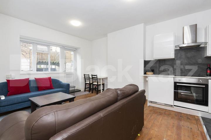 Located in the heart of Shoreditch a modern 2 bedroom flat  Bevenden Street, Old Street 
