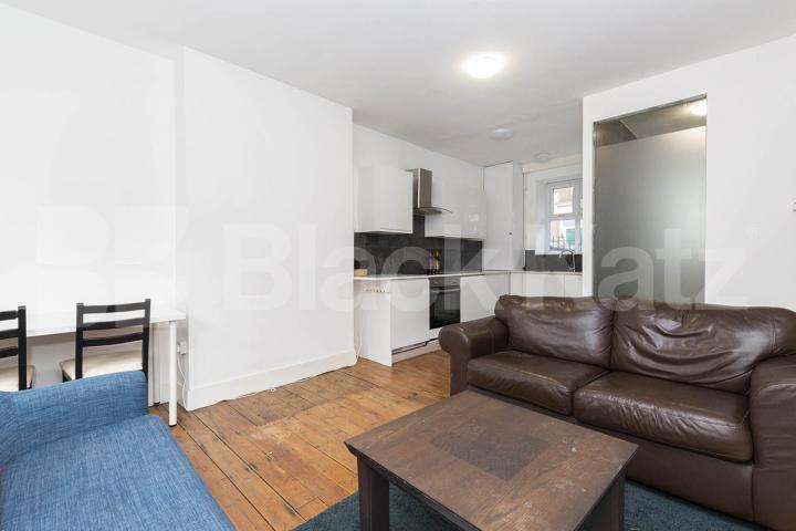 Located in the heart of Shoreditch a modern 2 bedroom flat  Bevenden Street, Old Street 