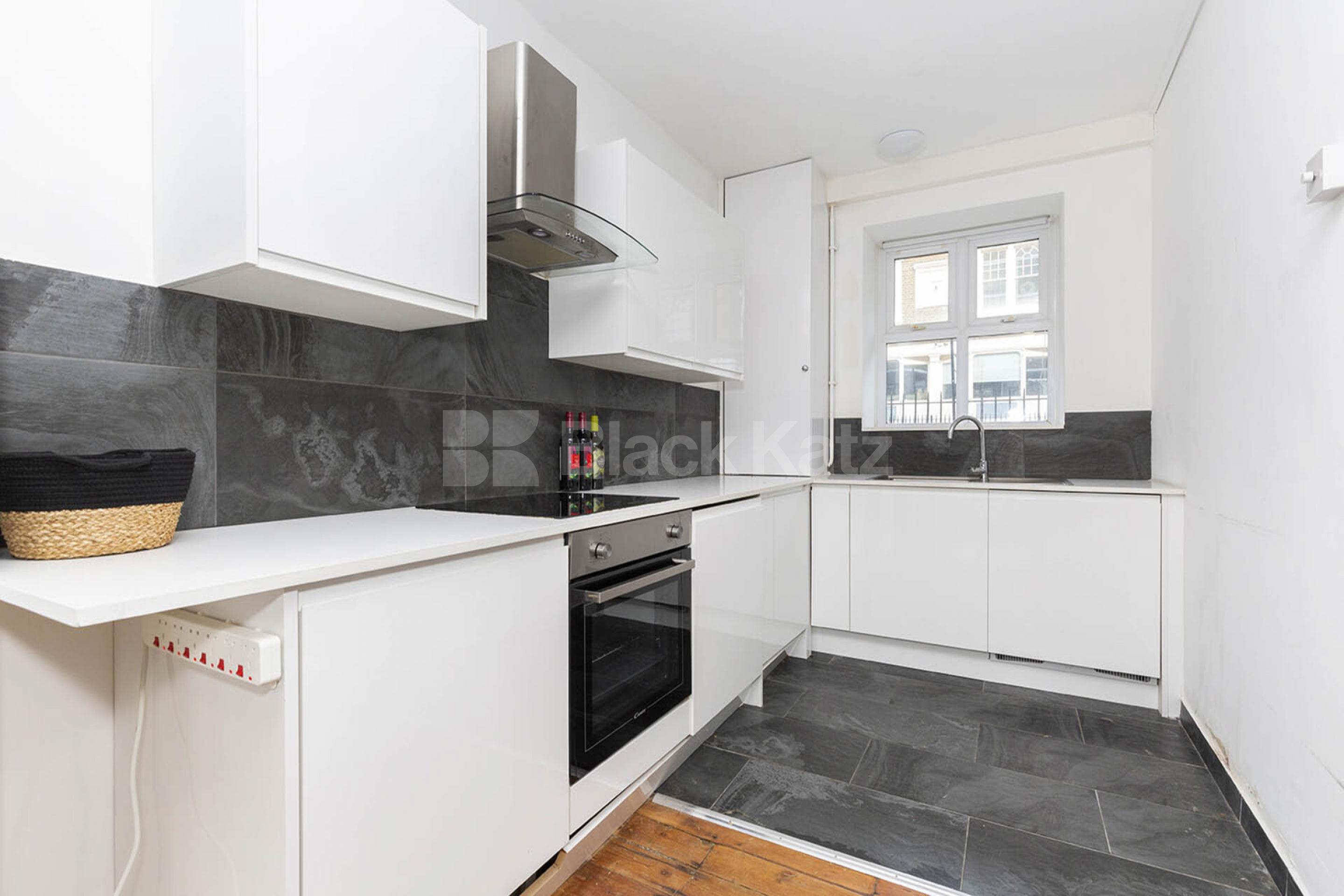 Located in the heart of Shoreditch a modern 2 bedroom flat  Bevenden Street, Old Street  N1