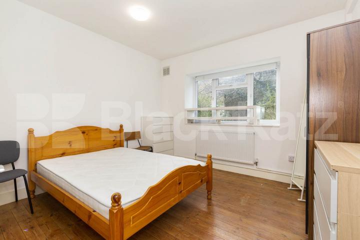 Located in the heart of Shoreditch a modern 2 bedroom flat  Bevenden Street, Old Street 