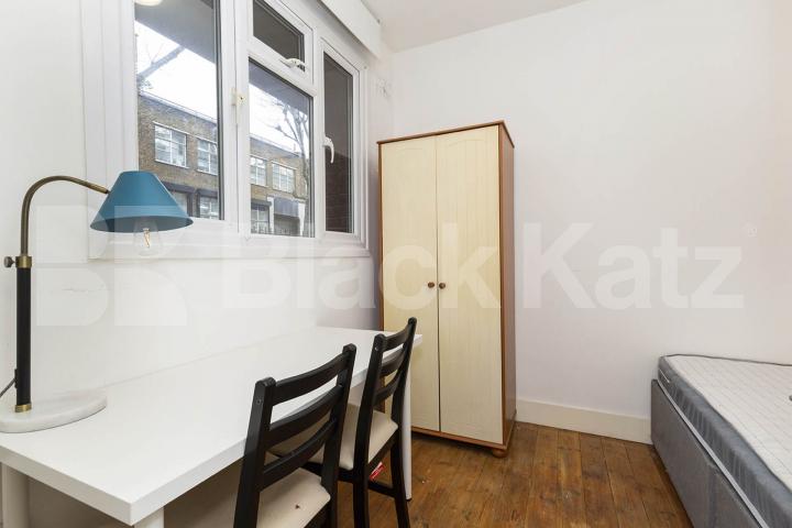 Located in the heart of Shoreditch a modern 2 bedroom flat  Bevenden Street, Old Street 