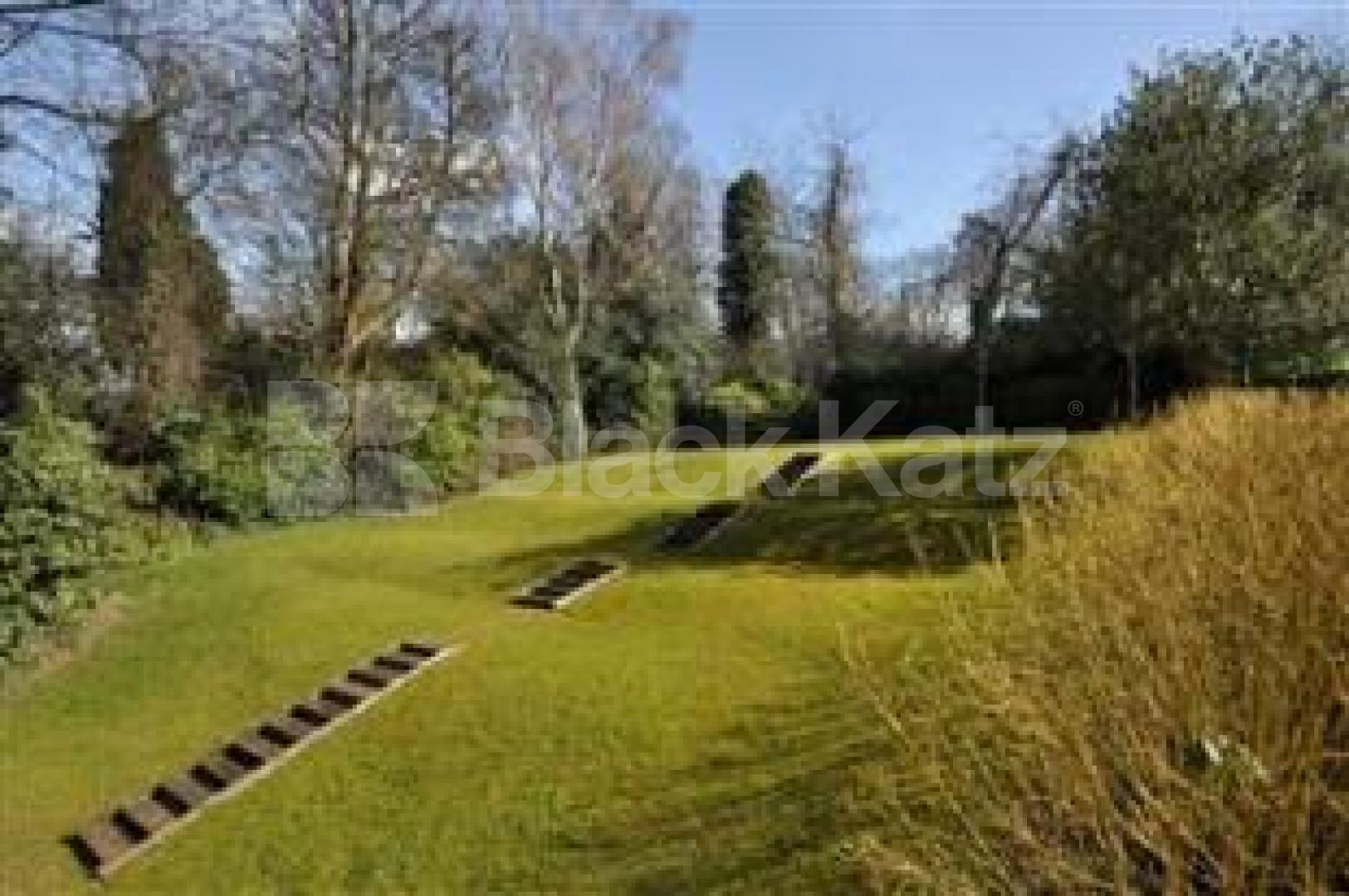 			Fantastic finish and great location , 2 Bedroom, 1 bath, 1 reception Serviced Apartments			 Crescent Road, CROUCH END