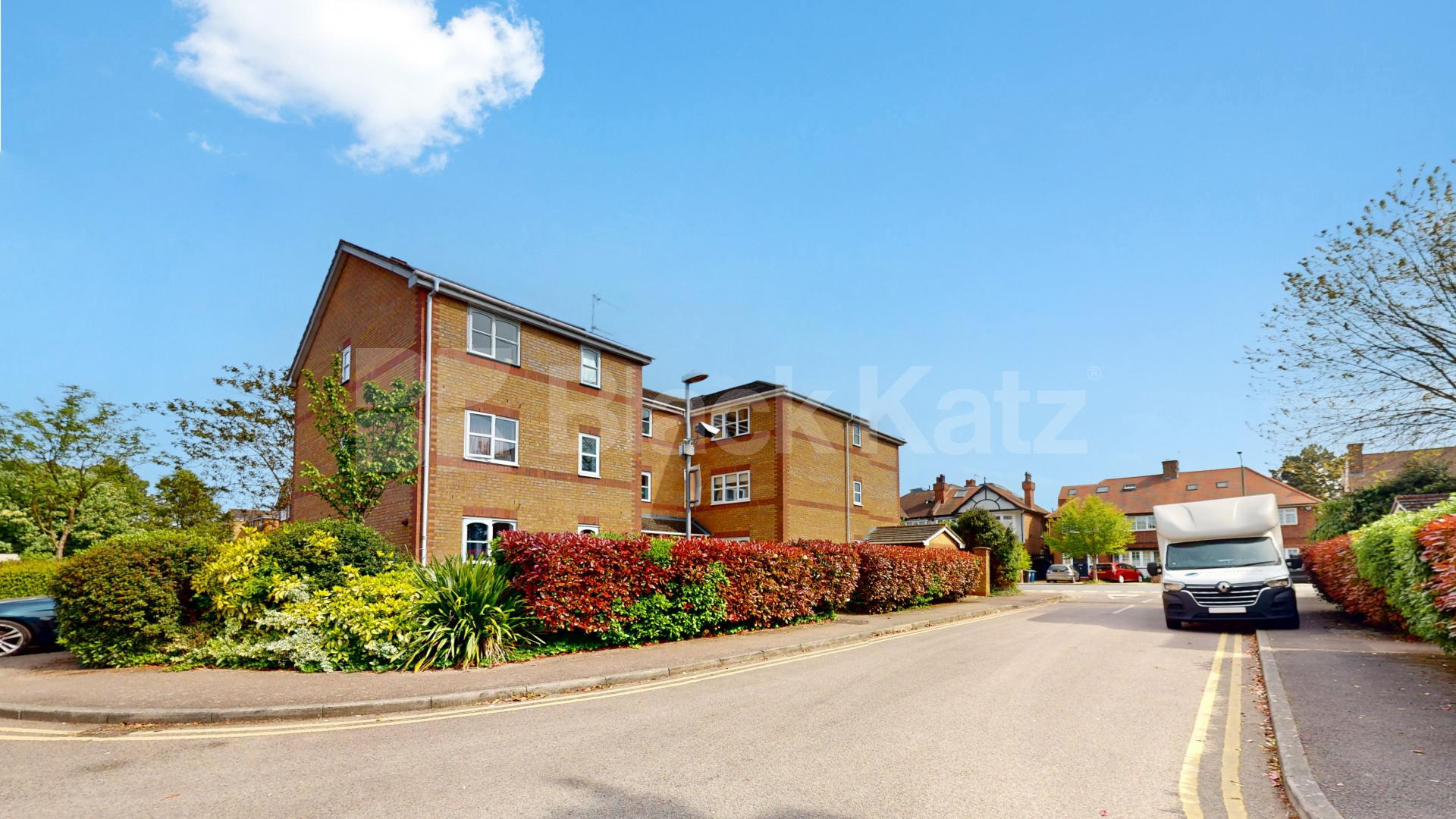 We are delighted to offer this spacious studio apartment located short walk away from Cricklewood station and all local amenities Upton Close, London, NW2 (Inclusive of Water),  London