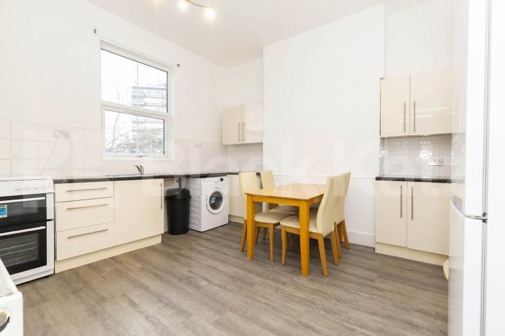 Split over two floors a large 3 bedroom apartment with kitchen diner Hungerford Road, Hillmarton Conservation Area 