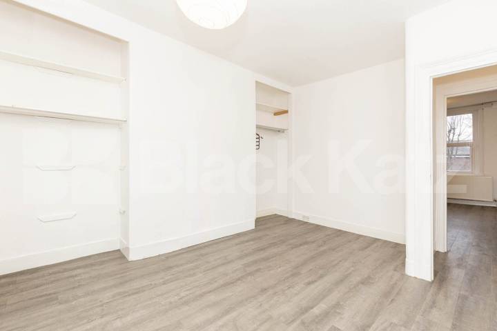 Split over two floors a large 3 bedroom apartment with kitchen diner Hungerford Road, Hillmarton Conservation Area 