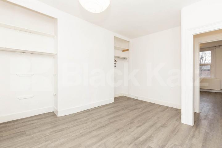 Split over two floors a large 3 bedroom apartment with kitchen diner Hungerford Road, Hillmarton Conservation Area 