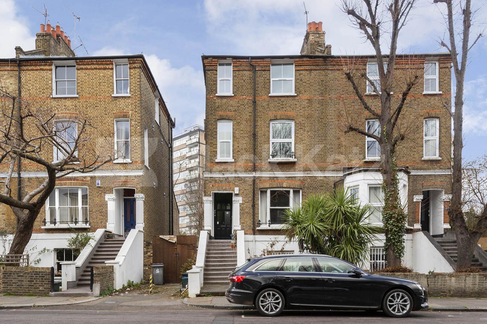 Split over two floors a large 3 bedroom apartment with kitchen diner Hungerford Road, Hillmarton Conservation Area 