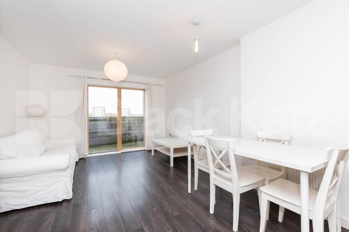 Brilliantly located 1 bedroom apartment with private balcony  New Clocktower Place , Caledonian Road 