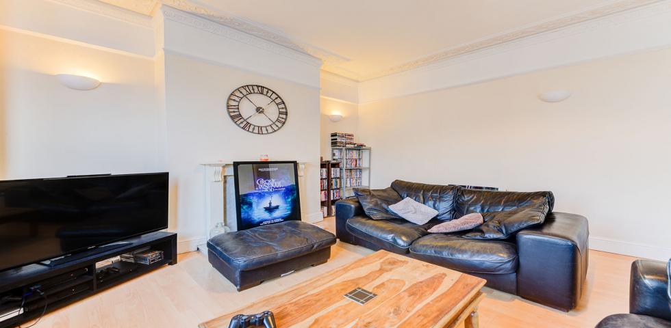 Stunning  Apartment Stanley Gardens, Willesden Green