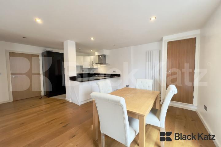 Superbly located & offering size (820 Sq.Ft.) quality & location  Great Suffolk Street, London Bridge / Borough