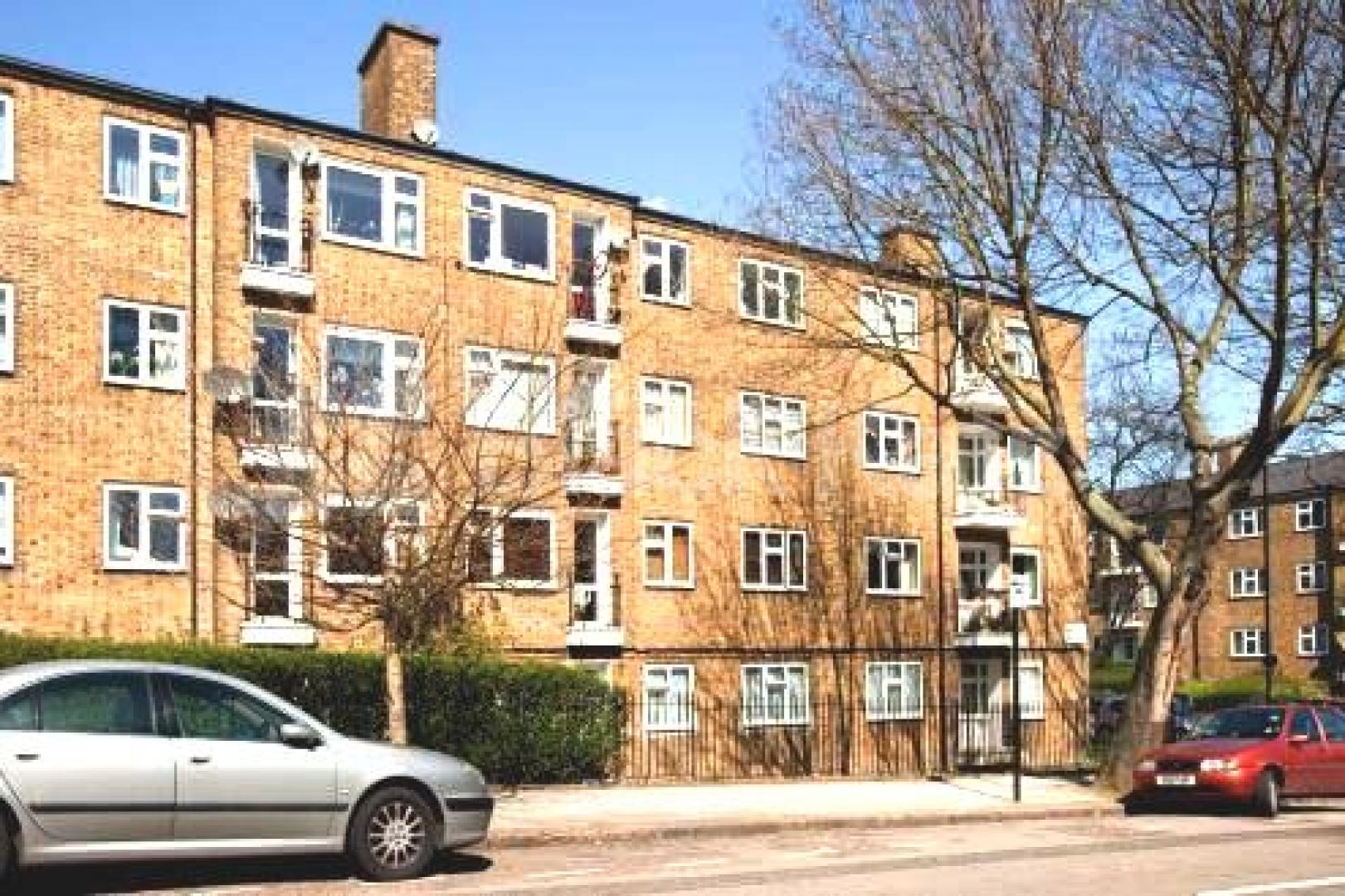 			2 Bedroom, 1 bath, 1 reception Flat			 Mornington Street, CAMDEN