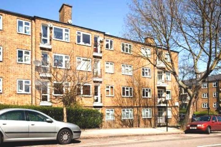 			2 Bedroom, 1 bath, 1 reception Flat			 Mornington Street, CAMDEN
