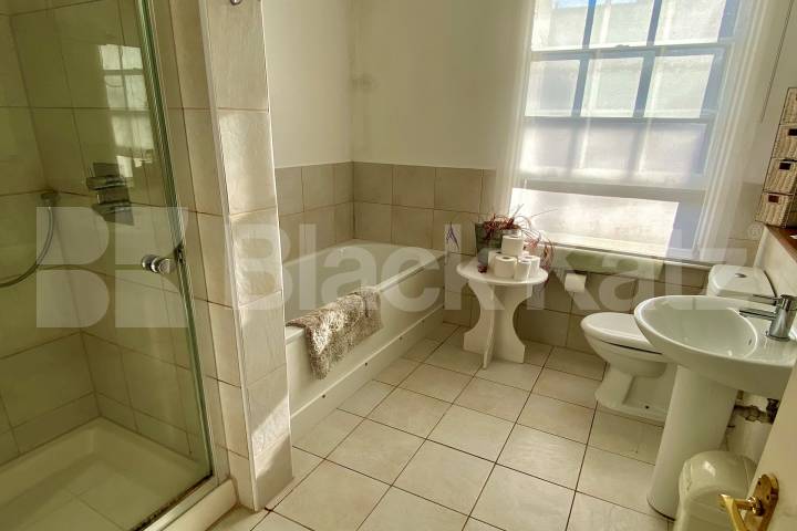 Triplex period conversion over 1000 Sq.Ft   Alderney Street , Pimlico