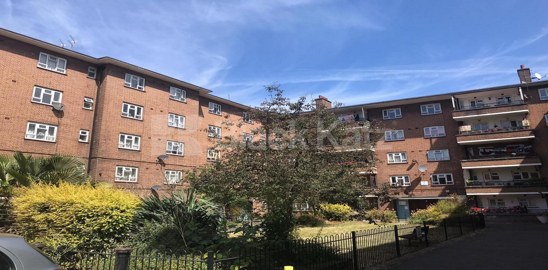 			LET , 3 Bedroom, 1 bath, 1 reception Apartment			 Redcross Way, London Bridge/Borough 