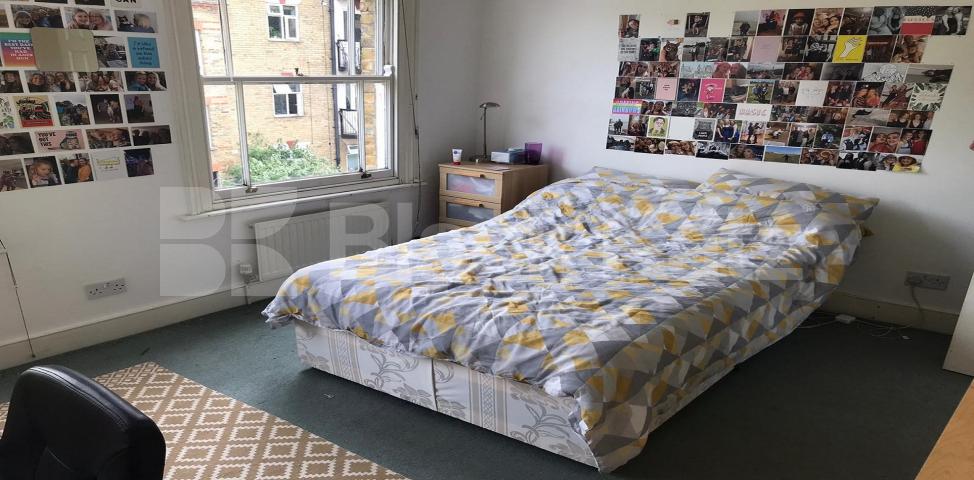 			LET , 4 Bedroom, 1 bath, 1 reception Terraced House			 Henshaw Street, Borough/Elephant and Castle