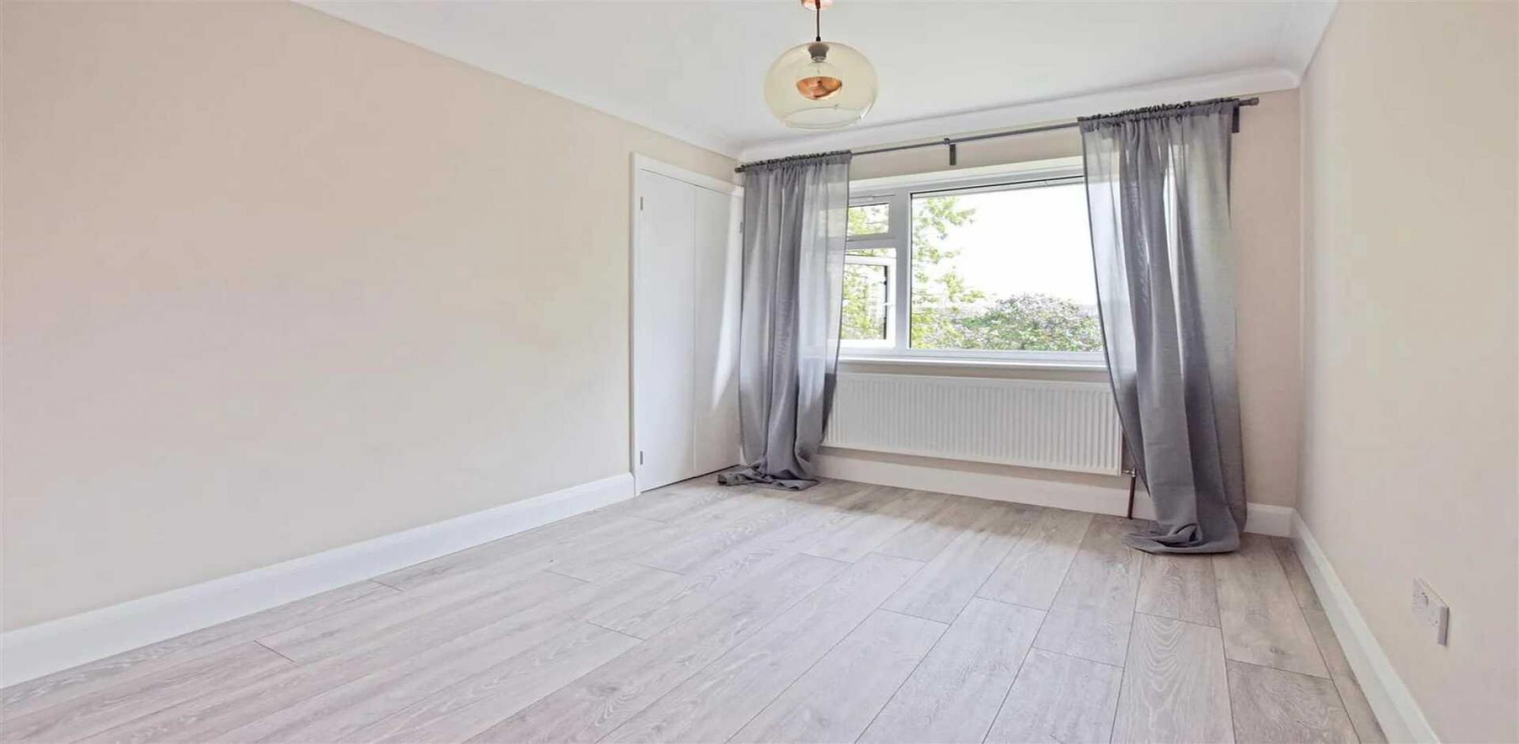 			2 Bedroom, 1 bath, 1 reception Maisonette			 St Davids Close, Wembley