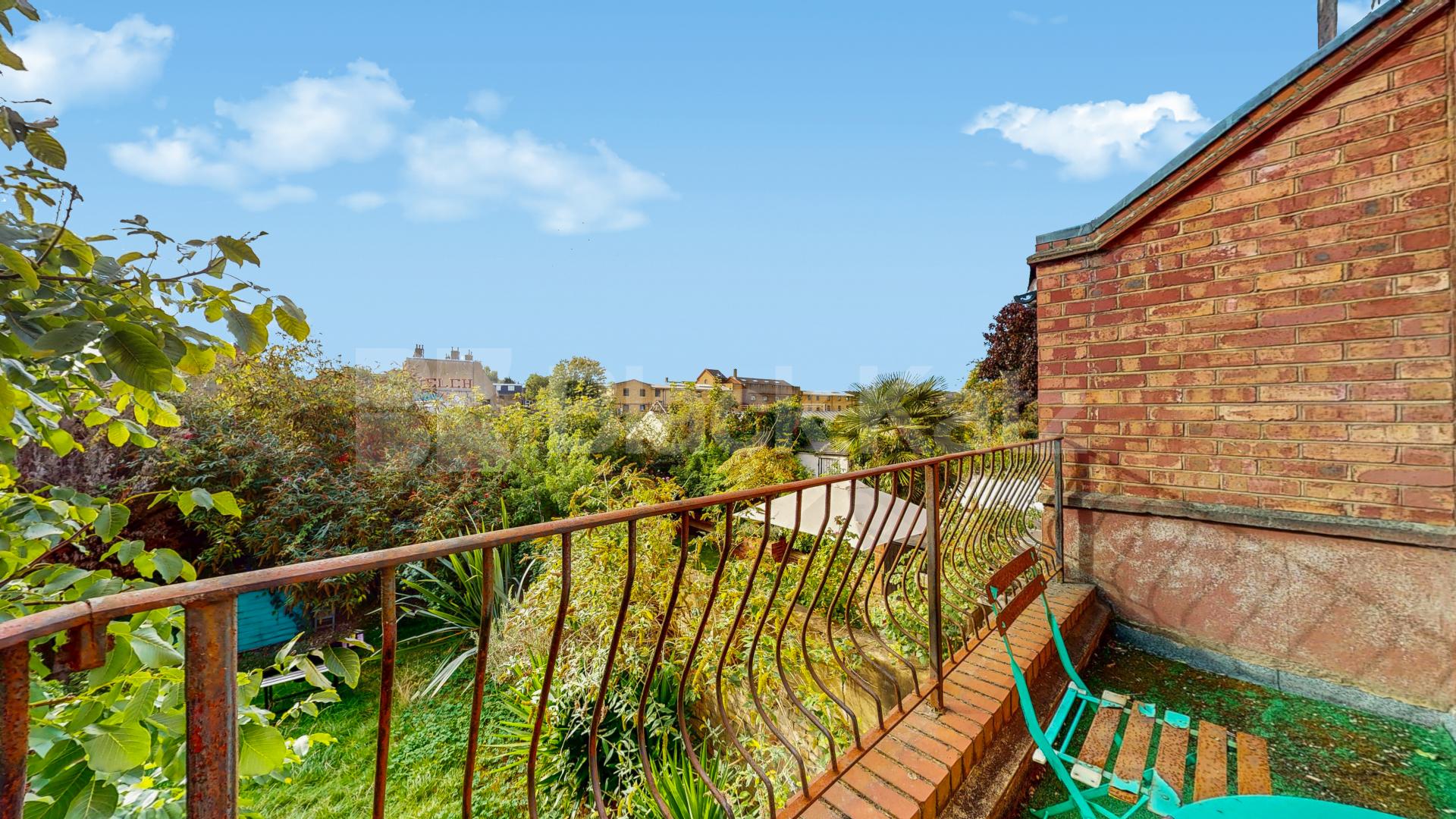 			3 Bedroom, 1 bath, 1 reception 			 Harvist Road,  London  NW6