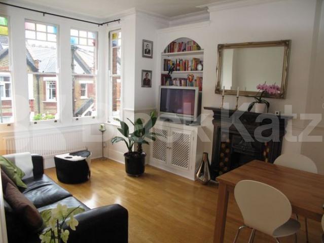 			NEW INSTRUCTION!, 2 Bedroom, 1 bath, 1 reception Flat			 Park Hall Road, East Finchley