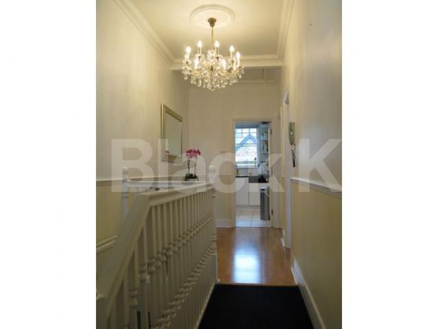 			NEW INSTRUCTION!, 2 Bedroom, 1 bath, 1 reception Flat			 Park Hall Road, East Finchley