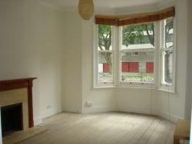 			VIEWINGS HIGHLY RECOMMENDED, 2 Bedroom, 1 bath, 1 reception Flat			 Mansfield Road, BELSIZE/HAMPSTEAD HEATH