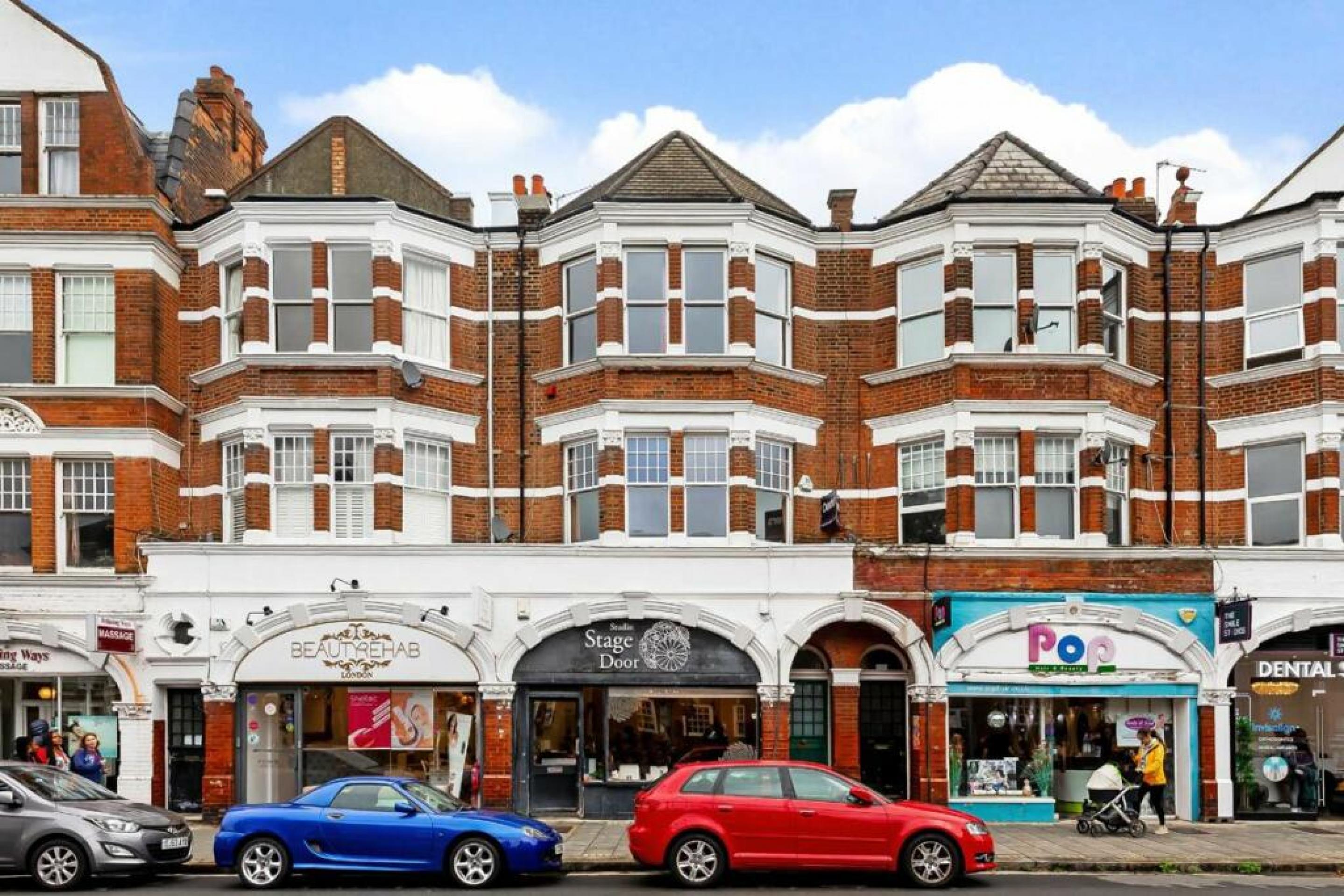 			2 Bedroom, 1 bath, 1 reception Flat			 Fortis Green Road, Muswell Hill N10