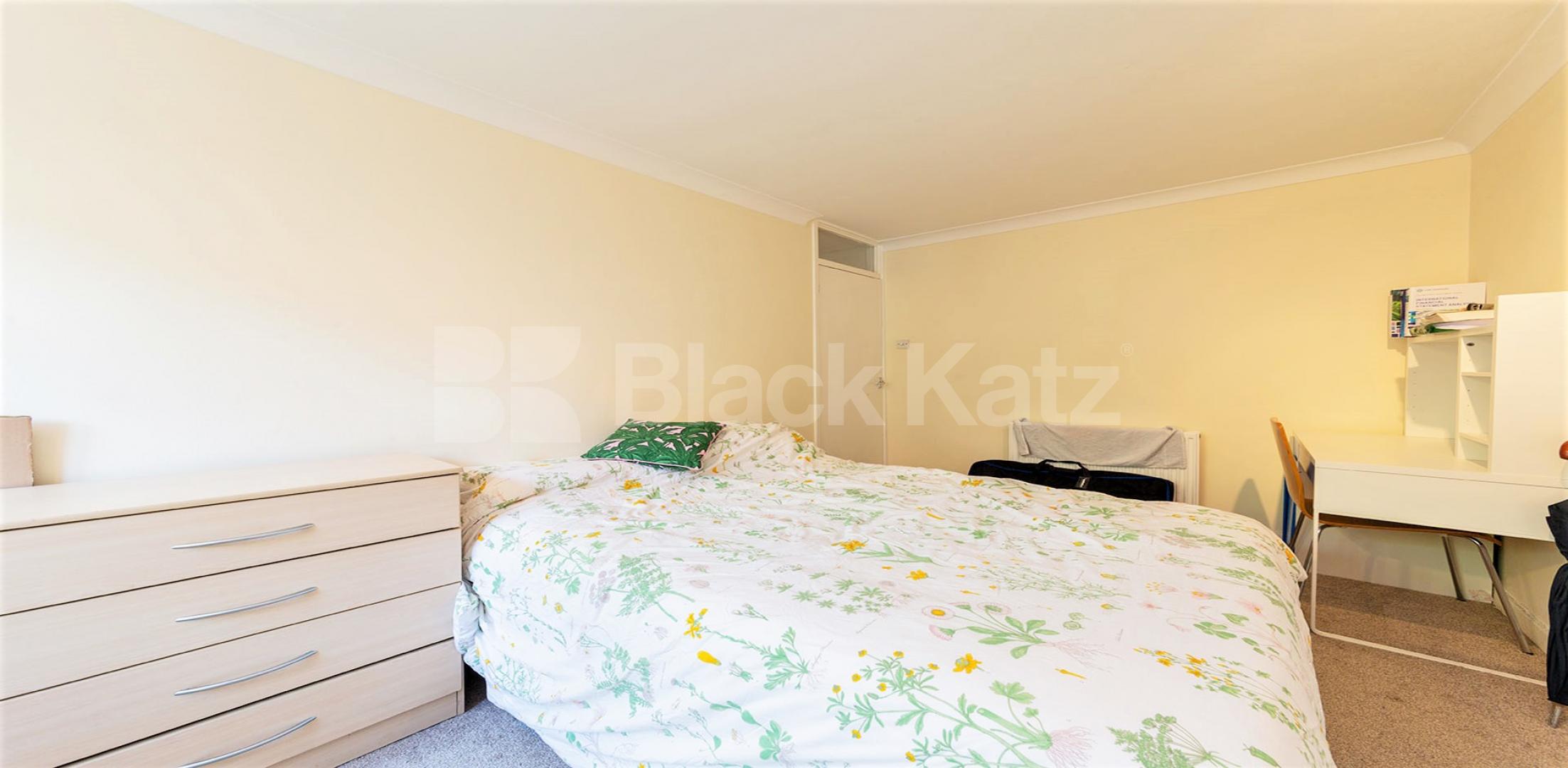 A spacious four bedroom flat to rent on Stanley Gardens, in the heart of Willesden Green.The property offers four good sized bedrooms, two bathrooms, a bright living area and a fully fitted kitchen, with access to a communal garden Stanley Gardens, London, NW2,  London