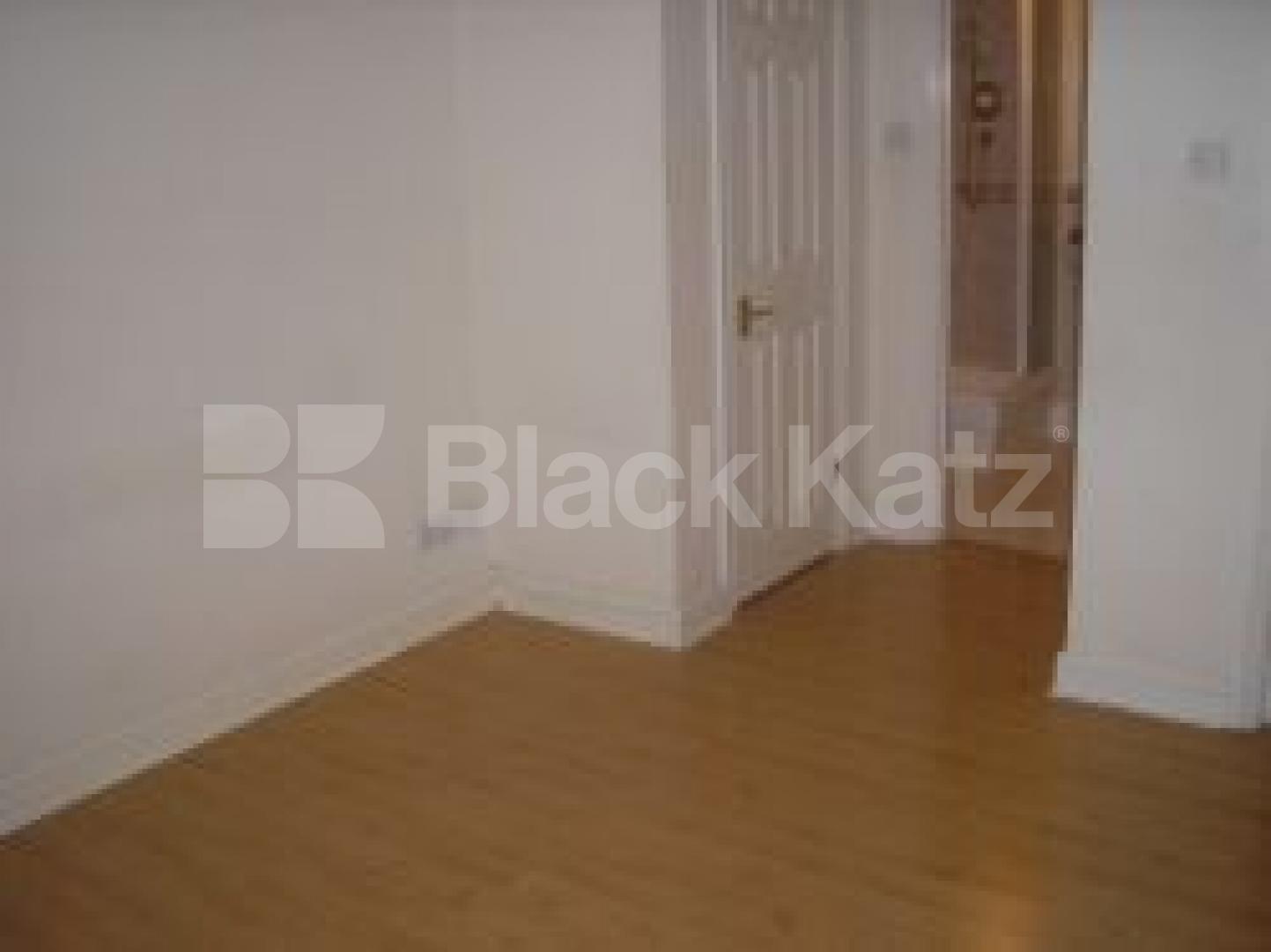 Open and airy floorplan 2 Bedroom, Furnished Flat in Goddard Place N19