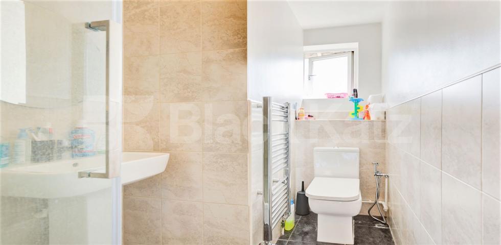 A spacious four bedroom flat to rent on Stanley Gardens, in the heart of Willesden Green.The property offers four good sized bedrooms, two bathrooms, a bright living area and a fully fitted kitchen, with access to a communal garden Stanley Gardens, London, NW2,  London