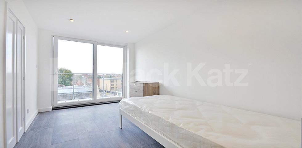 			MODERN TWO BED!, 2 Bedroom, 1 bath, 1 reception Flat			 Finchley Road, FINCHLEY ROAD - SWISS COTTAGE