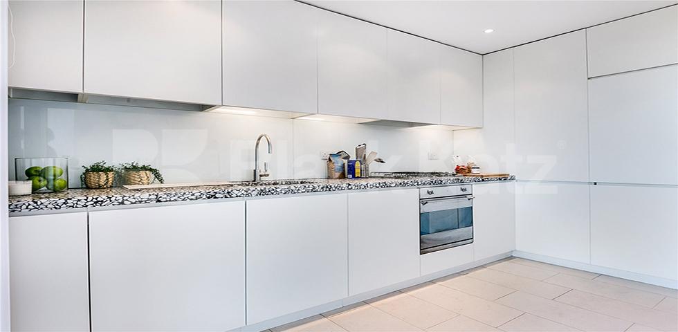 			MINS TO REGENTS PARK!, 2 Bedroom, 1 bath, 1 reception Flat			 Oval Road, REGENTS PARK