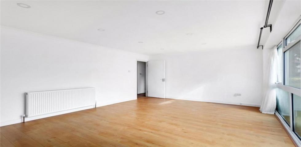 			1 Bedroom, 1 bath, 1 reception Apartment			 Kelmscott Court, Aran Drive, Stanmore