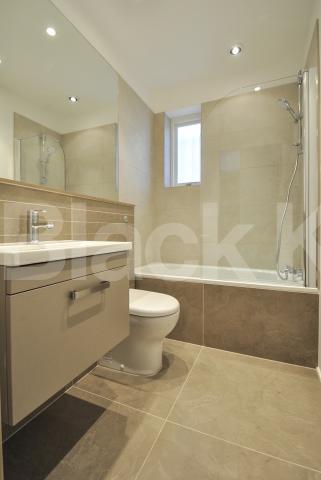 			STUNNING MEWS HOUSE, 2 Bedroom, 1 bath, 1 reception Mews House			 Blackstock Mews, FINSBURY PARK-HIGHBURY