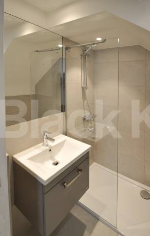 			STUNNING MEWS HOUSE, 2 Bedroom, 1 bath, 1 reception Mews House			 Blackstock Mews, FINSBURY PARK-HIGHBURY