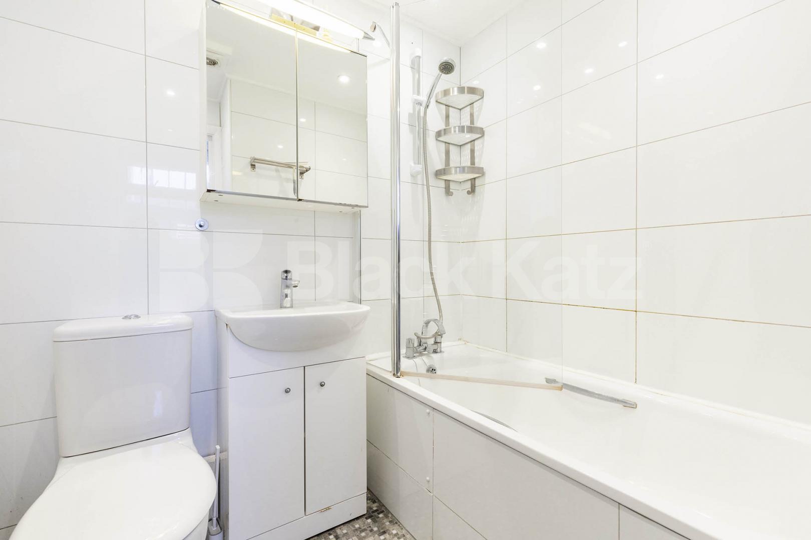 Private Garden / Available Now Stanley Gardens, London, NW2,  London