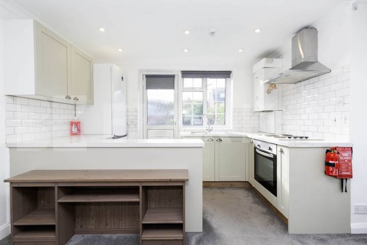 Private Garden / Available Now Stanley Gardens, London, NW2,  London