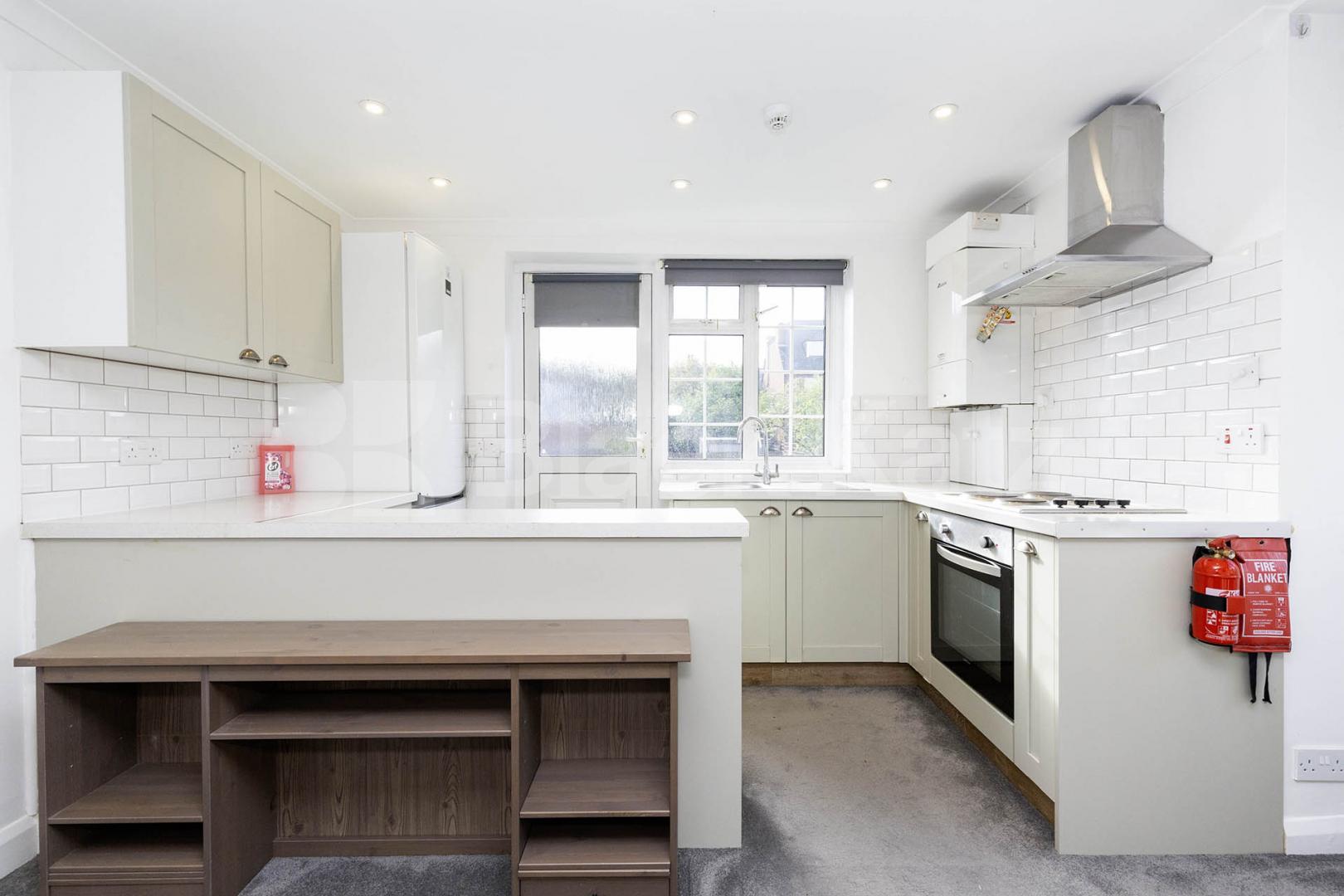 Private Garden / Available Now Stanley Gardens, London, NW2,  London