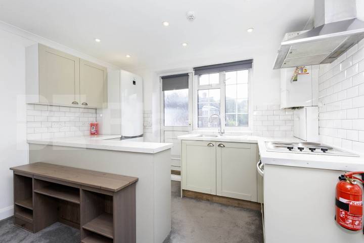 Private Garden / Available Now Stanley Gardens, London, NW2,  London