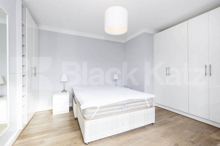 Private Garden / Available Now Stanley Gardens, London, NW2,  London