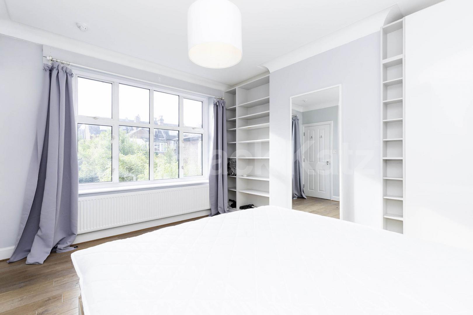 Private Garden / Available Now Stanley Gardens, London, NW2,  London