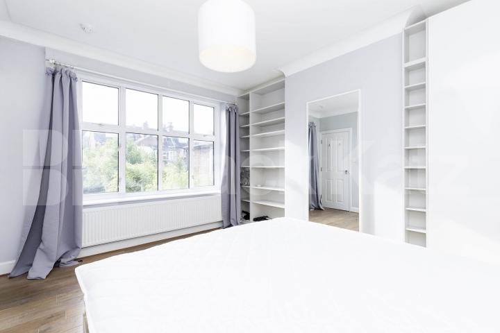 Private Garden / Available Now Stanley Gardens, London, NW2,  London