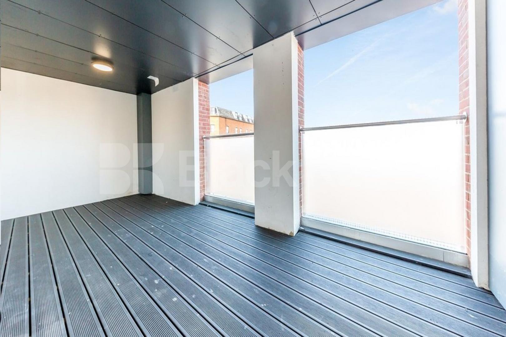 Huge luxury one bed within a private development and access to a private terrace Tottenham Lane, Crouch End