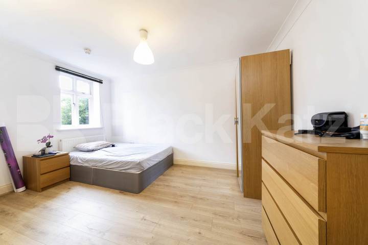 This beautifully presented one bedroom apartment is set on first floor of charming modern development located stone throw away from all the trendy bars, restaurants and shops of Willesden Green Heathfield Park, Lotus House, NW2,  Lotus House