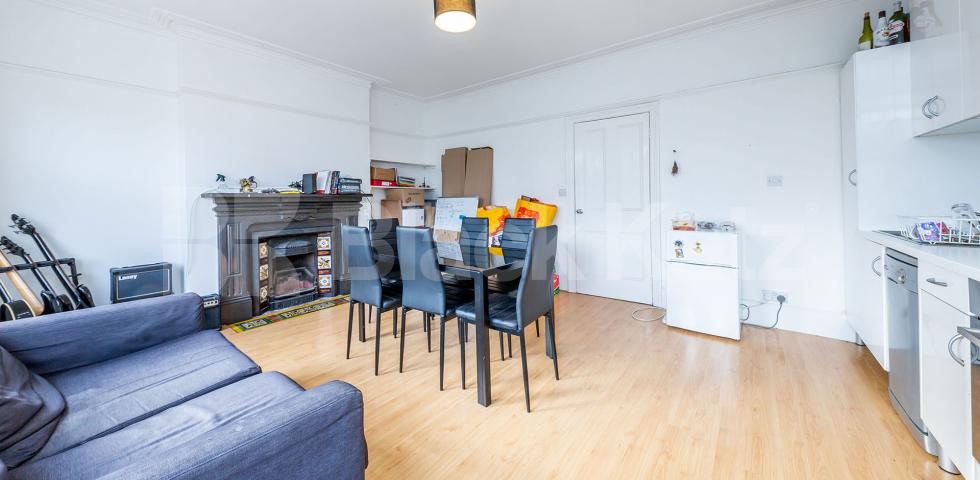 			NEW INSTRUCTION!, 2 Bedroom, 1 bath, 1 reception Flat			 Glebe Road, Crouch End