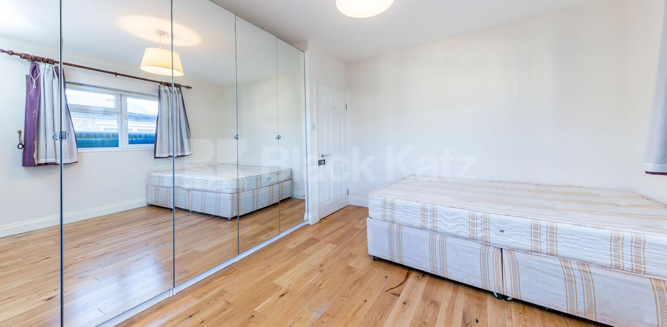 			New Instruction!, 2 Bedroom, 1 bath, 1 reception Ground Floor Flat			 High Street, Barnet