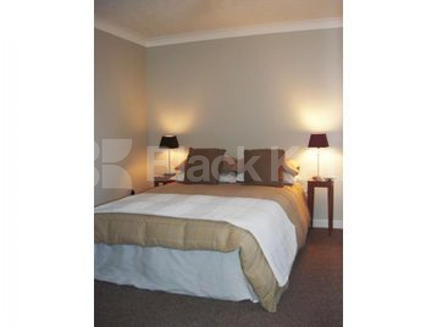 			MUST SEE!!!!, 1 Bedroom, 1 bath, 1 reception Apartment			 Tildworth Road, Wellington Way, MILE END